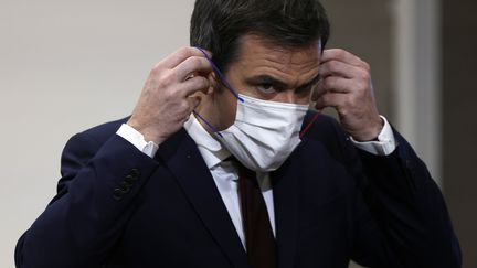 Le ministre de la Santé Olivier Véran à Paris, le 14 janvier 2021. (THOMAS COEX / AFP)