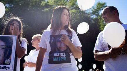 Jennifer Cleyet Marrel,&nbsp;la mère de Maëlys, le 27 août 2018 au Pont-de-Beauvoisin (Savoie), lors d'une marche blanche organisée un an après la disparition de sa fille. (ROMAIN LAFABREGUE / AFP)