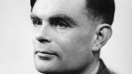 Le Britannique Alan Turing es mort &agrave; l'&acirc;ge de 41 ans, en 1956, empoisonn&eacute; au cyanure. (THE ART ARCHIVE / THE ART ARCHIVE)