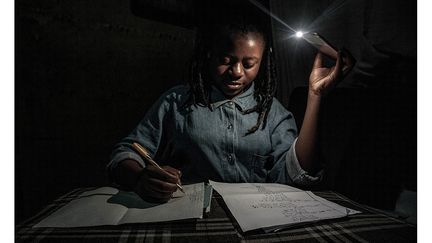 Arlette Bashizi est une photographe indépendante basée à Goma qui couvre la musique, la culture et la vie quotidienne. Elle est membre du Collectif Goma Œil et du Réseau des femmes photographes du Congo.&nbsp; &nbsp; (ARLETTE BASHIZI POUR LA FONDATION CARMIGNAC)