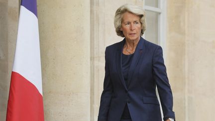 Caroline Cayeux, alors maire de Beauvais, sur le perron de l'Elysée, à Paris, le 18 septembre 2018. (LUDOVIC MARIN / AFP)