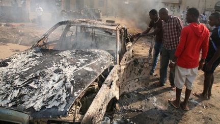 Apr&egrave;s un attentat devant une &eacute;glise &agrave; Abuja, le 25 d&eacute;cembre 2012. (SUNDAY AGHAEZE / AFP)