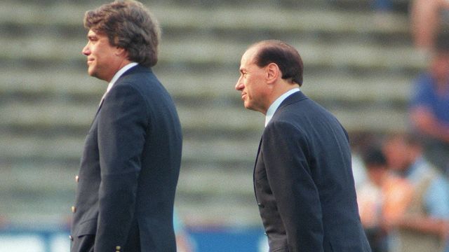 Before this final, the president of OM Bernard Tapie alongside Silvio Berlsuconi, the iconic president of AC Milan, who brought the Rossoneri to the top.  (GEORGES GOBET / AFP)