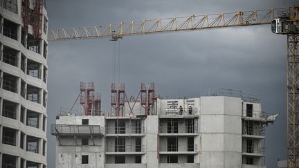 Des immeubles en construction à Bordeaux (Gironde). (PHILIPPE LOPEZ / AFP)