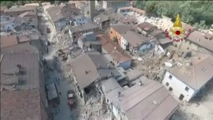 Seime en Italie : survol par des villages d'Amatrice, de Norcia et de Pascara