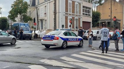 La police sur le lieu d'une rixe lors de laquelle un adolescent a été tué, le 13 septembre 2023 à Corbeil-Essonnes (Essonne). (FLORIAN GARCIA / LE PARISIEN / MAXPPP)