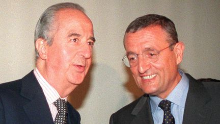 Edouard Balladur et Fran&ccedil;ois L&eacute;otard lors d'un meeting le 20 mai 1997 &agrave; Paris, dans le cadre des l&eacute;gislatives anticip&eacute;es.&nbsp; (JOEL SAGET / AFP)