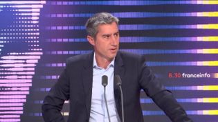 Affaire Adrien Quatennens : "Jean-Luc Mélenchon a confondu l'amitié avec la réaction politique d'un dirigeant" de parti, analyse François Ruffin