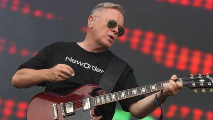  (Bernard Sumner, le leader de New Order, en concert le 2 août 2013 à Chicago © Steve Mitchell/AP/SIPA)