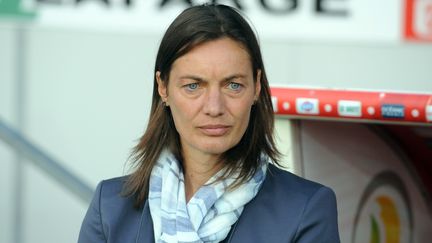 Corinne Diacre, lors d'un match de Ligue 2 entre Brest et Clermont-Ferrand, le 4 août 2014 à Brest (Finistère).&nbsp; (FRED TANNEAU / AFP)