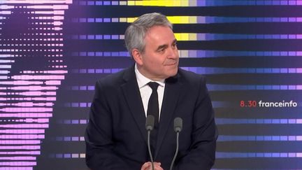 Xavier Bertrand, président LR des Hauts-de-France, conseiller Travail et Territoires de Valérie Pécresse, était mercredi 23 mars l’invité du 8h30 franceinfo.&nbsp; (FRANCEINFO / RADIOFRANCE)