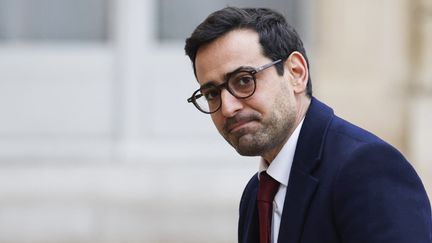 Le ministre des Affaires étrangères, Stéphane Séjourné, à l'Elysée, le 12 janvier 2024. (LUDOVIC MARIN / AFP)