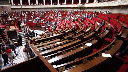 Les d&eacute;put&eacute;s de l'opposition quittent l'H&eacute;micyle le 4 juillet 2012 pendant le discours de Laurent Fabius, ministre des Affaires &eacute;trang&egrave;res. (THIERRY CHESNOT / SIPA)