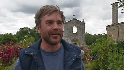 Guillaume de Tonquedec sur le tounage de "Roxane" à Kerpert (Côtes-d'Armor)
 (France 3 / Culturebox )