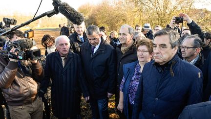 Depuis son déplacement dans la Sarthe au début du mois de décembre, François Fillon se fait très rare dans l'espace public. (FRANCK DUBRAY / MAXPPP)