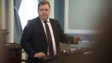 Le Premier ministre islandais, Sigmundur David Gunnlaugsson, s'adresse au Parlement islandais, à&nbsp;Reykjavik, la capitale, le 4 avril 2016. (HALLDOR KOLBEINS / AFP)