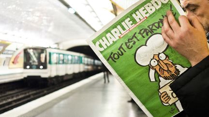 &nbsp; (Charlie Hebdo du 14 janvier lu dans le métro parisien © Sipapress)