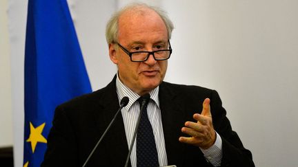 &nbsp; (L'ancien ministre Hubert Védrine multiplie les tête-à-tête avec la gauche et la droite. © MaxPPP)