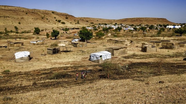 Une vue partielle du camp d'Oum Raquba au Soudan, le 30 novembre 2020. Le camp accueille déjà 10&nbsp;000 réfugiés et en attend le double. (ASHRAF SHAZLY / AFP)