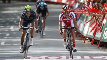 Alejandro Valverde (à gauche)a battu d'un boyau de roue Joaquin Rodriguez