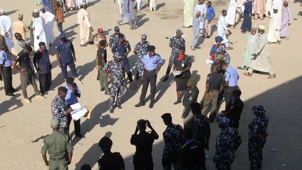 Des policiers au Nigeria, le 28 novembre 2020. (AUDU MARTE / AFP)