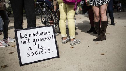 Une pancarte f&eacute;ministe lors d'une "marche des salopes", &agrave; Paris, le 28 septembre 2013. (  MAXPPP)