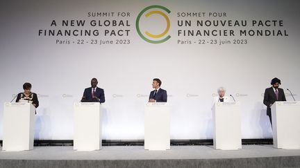 (de gauche à droite) La présidente du Fonds monétaire international Kristalina Georgieva, le président du Kenya William Ruto, le président français Emmanuel Macron, la secrétaire américaine au Trésor Janet Yellen et le président de la Banque mondiale Ajay Banga assistent à une conférence de presse conjointe lors de la séance de clôture du nouveau pacte financier mondial Sommet, à Paris le 23 juin 2023. (LEWIS JOLY / POOL)