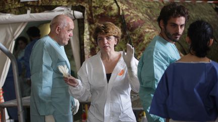 Cristina Cattaneo&nbsp;à Melilli en Sicile (Italie), le 5 novembre 2015.&nbsp; (MARCELLO PATERNOSTRO / AFP)