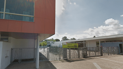 L'entrée&nbsp;du collège Alphonse Allais à Val-de-Reuil, dans l'Eure. (CAPTURE ECRAN / GOOGLE STREET VIEW)