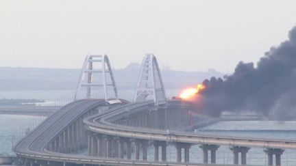 Crimée : le trafic des voitures et des bus aurait repris sur le pont partiellement détruit