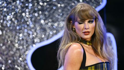 La chanteuse américaine Taylor Swift arrive pour assister aux MTV Video Music Awards à l'UBS Arena à Elmont, New York, le 11 septembre 2024. (ANGELA WEISS / AFP)