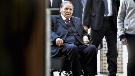 Abdelaziz Bouteflika à Alger, le 23 novembre 2017, lors des élections locales.&nbsp; (RYAD KRAMDI / AFP)