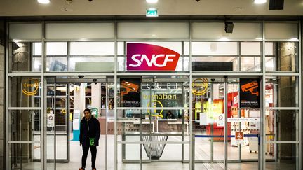 La gare de Perpignan, au douzième jour de la grève des cheminots contre la réforme des retraites, le 16 décembre 2019.&nbsp; (JC MILHET / HANS LUCAS / AFP)