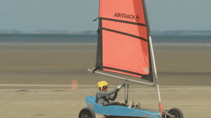 Ille-et-Vilaine : le char à voile attire les foules sur la plage de Cherrueix (France 3)