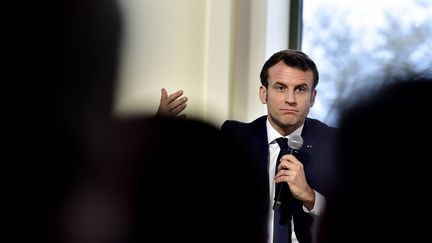 Emmanuel Macron à Pau (Pyrénées-Atlantiques), le 14 janvier 2020. (GEORGES GOBET / AFP)