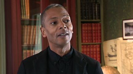 Jeff Mills dans le bureau de Jules Verne
 (France 3 / Culturebox)