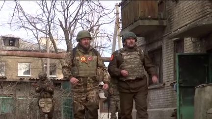 Guerre en Ukraine : les soldats russes prennent possession d'Adviivka et de ses alentours (Franceinfo)