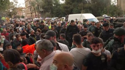 Des images en provenance de la ville de Paiporta, dans la province de Valence (Espagne), montrent des paysages dévastés. Dans la commune la plus endeuillée suite aux inondations dévastatrices dans le sud-est de l'Espagne, les habitants ont le sentiment d’avoir été abandonnés et comptent toujours leurs morts.