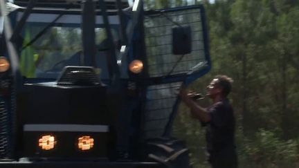 Incendies en Gironde : quand des bénévoles prêtent main forte aux pompiers