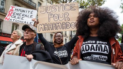 Une marche contre les violences policières à Paris, le 23 septembre 2023. (VALERIE DUBOIS / HANS LUCAS / AFP)