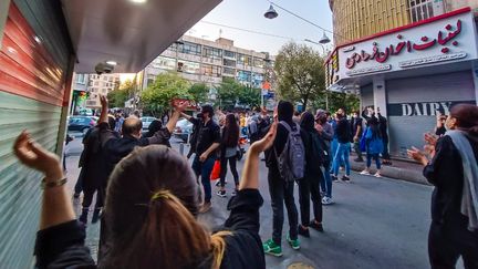 Une manifestation à Téhéran, en Iran, le 26 octobre 2022, après la mort de Mahsa Amini. (ANONYMOUS / MIDDLE EAST IMAGES)