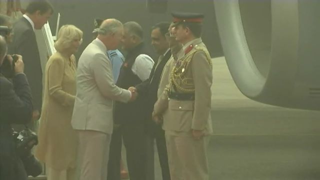 Charles et Camilla arrivent à New Delhi