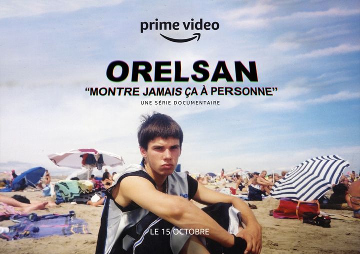 L'affiche de "Montre ça jamais à personne", la série documentaire sur le rappeur Orelsan. (AMAZON PRIME VIDEO)