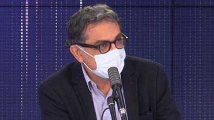 Yazdan Yazdanpanah, chef du service des maladies infectieuses à l'hôpital Bichat (Paris), membre du Conseil scientifique, vendredi 9 octobre 2020 sur franceinfo. (FRANCEINFO / RADIOFRANCE)