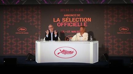 Thierry Frémaux, le délégué du Festival de Cannes, et Iris Knobloch, sa présidente, lors de la présentation de la sélection officielle de la 76e édition le 13 avril 2023 au cinéma UGC Normandie des Champs-Elysées, à Paris. (JP PARIENTE/SIPA / SIPA)