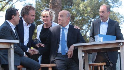 Yves Foulon, maire UMP d'Arcachon, aux c&ocirc;t&eacute;s de Luc Chatel, Nadine Morano, Alain Jupp&eacute; et Jean-Fran&ccedil;ois Cop&eacute;, tous membres des "Amis de Nicolas Sarkozy", le 2 septembre 2013 &agrave; Arcachon (Gironde). (  MAXPPP)