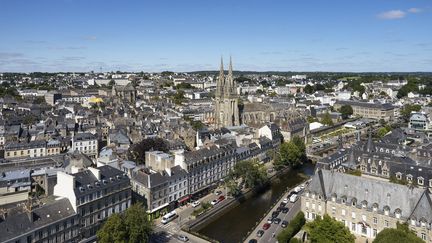 Vue aérienne de la ville de Quimper (Finistère), le 10 juillet 2022. (STICELBAUT BENOIT / HEMIS.FR / AFP)