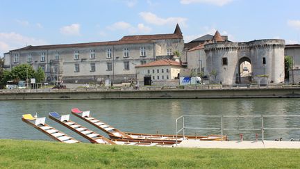 Balade sur les quais de la Charente, à Cognac. (DESTINATION COGNAC)