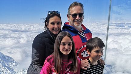 Stéphane Auckenthaler&nbsp;en famille à l'Aiguille du midi&nbsp; (Photo Auckenthaler)