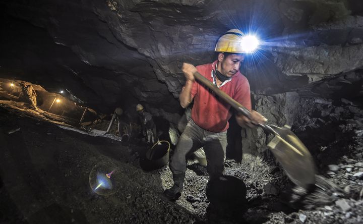 L'extraction de l'or à La Llanada, Colombie, en octobre 2015.
 (LUIS ACOSTA / AFP)